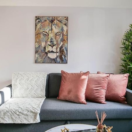 Stylish Retreat For Your Short Getaway Londra Esterno foto