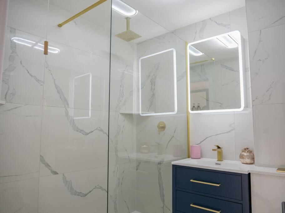 Stylish Retreat For Your Short Getaway Londra Esterno foto