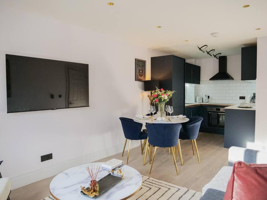 Stylish Retreat For Your Short Getaway Londra Esterno foto