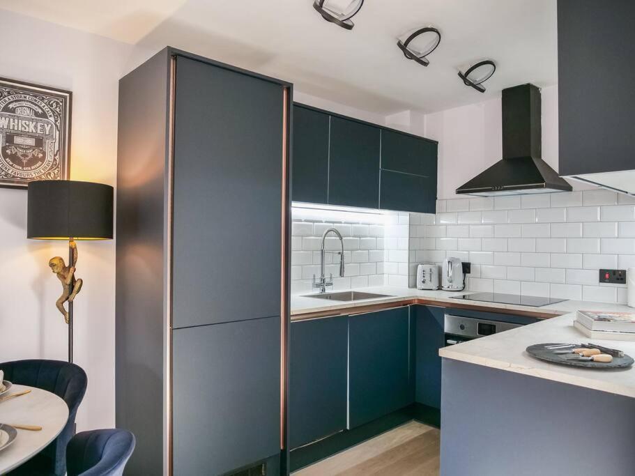 Stylish Retreat For Your Short Getaway Londra Esterno foto