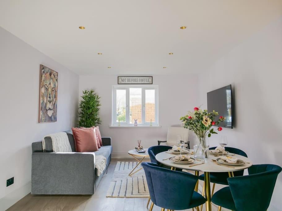Stylish Retreat For Your Short Getaway Londra Esterno foto